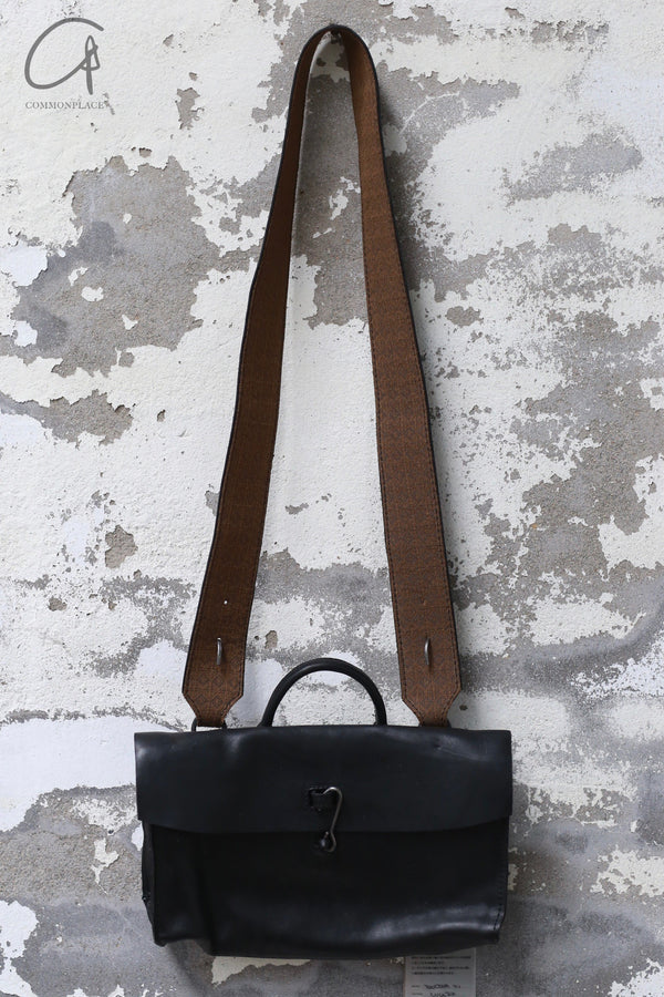 AVIVA JIFEI XUE X Tagliovivo 24 Autumn and Winter Flower Dye Wide Shoulder Strap Bag Craftsman AJX-DOCTOR W-HEI Black
